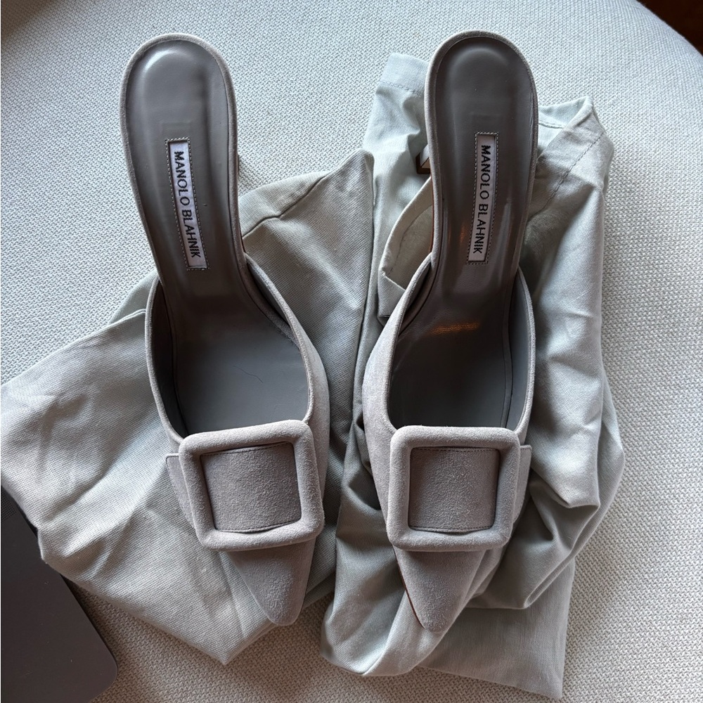 EUC Manolo Blahnik suede Maysale pumps, size 39.5